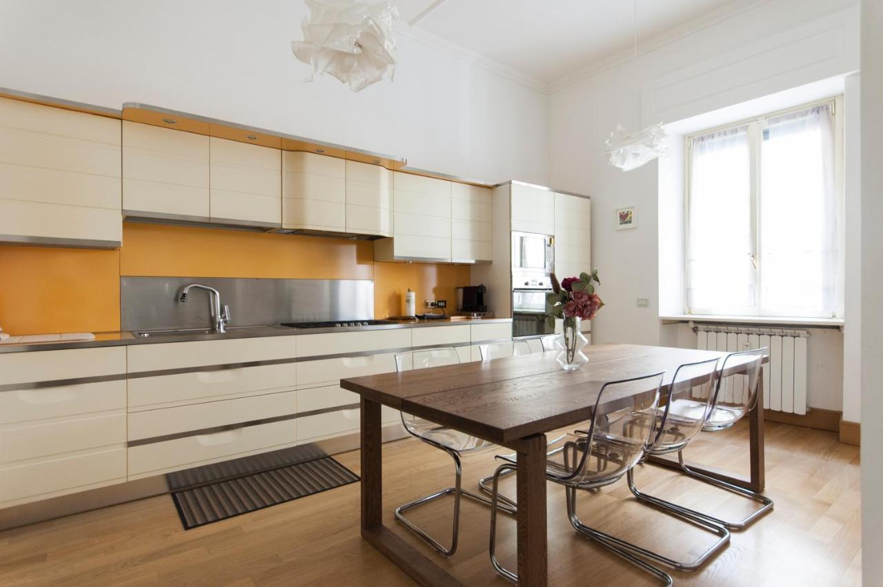 Youhosty - Dei Piatti 3 Apartment Milan Exterior photo